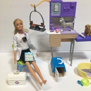 Barbie veterinary clinic set